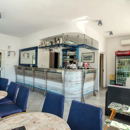 蓬塔别墅公寓式酒店 *